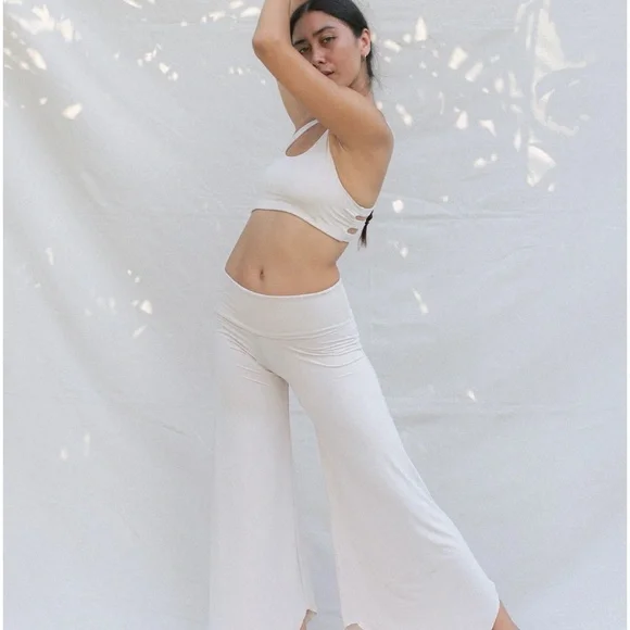 Indigo Luna Layla flare crop yoga pants - Picture 4 of 8